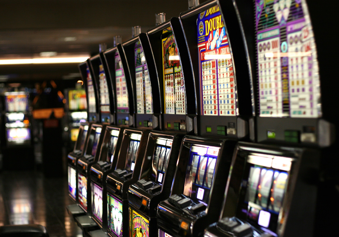 Nắm khái niệm Slot game là gì?